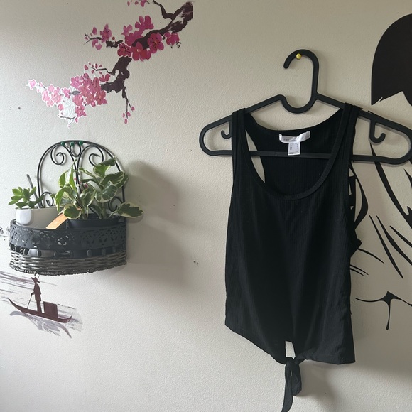 Black Top - Picture 2 of 5